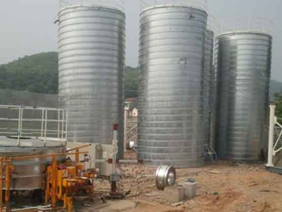 petroleum coke storage silo